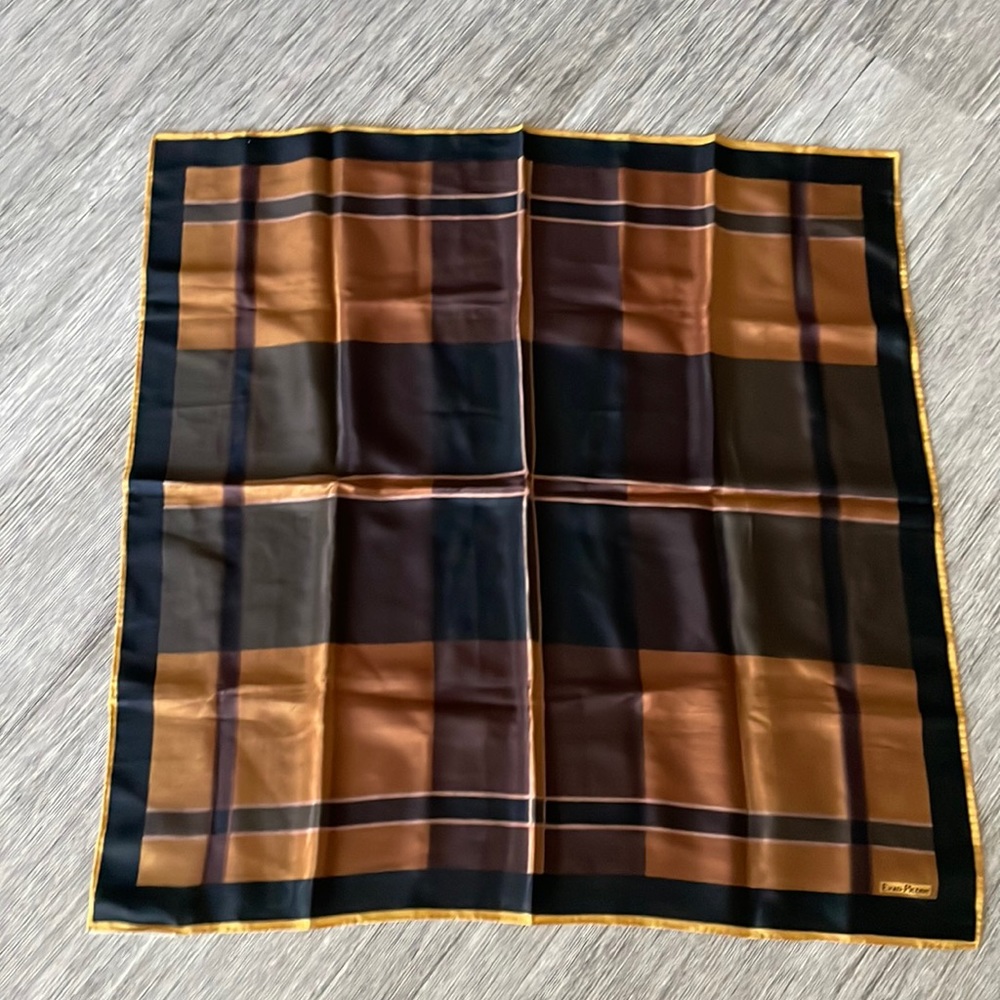 EVAN PICONE FOR COLLECTION XIIX 100% SILK SCARF VINTAGE MADE IN JAPAN 30”x31”